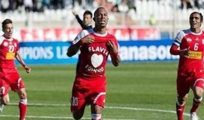 “Traktor Sazi” lider oldu