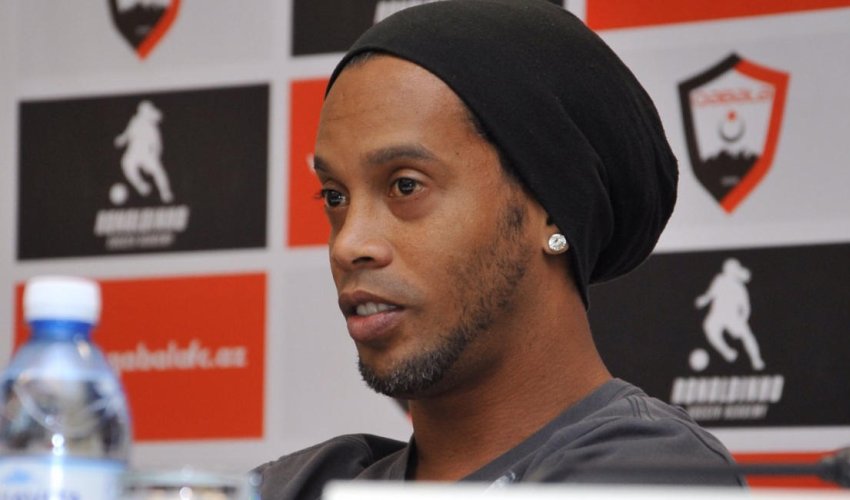 Ronaldinyoya Bakıya gəlməsi üçün nə qədər pul ödənilib? Ronaldinyoya Bakıya gəlməsi üçün nə qədər pul ödənilib?