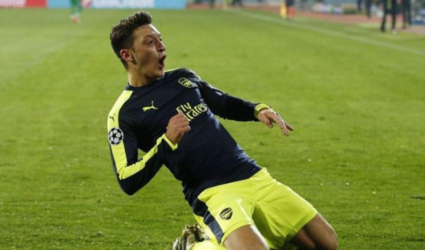 Məsut ÇL-in ən yaxşı oyunçusu oldu