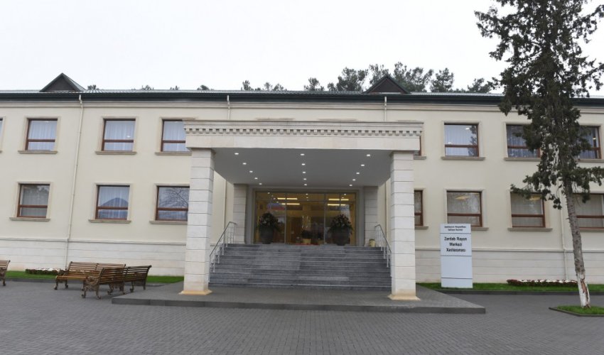 İlham Əliyev Zərdab Rayon Mərkəzi Xəstəxanasında yaradılan şəraitlə tanış olub