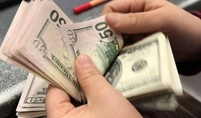 “Qara bazar”da dollar satışı dayandırıldı “Qara bazar”da dollar satışı dayandırıldı