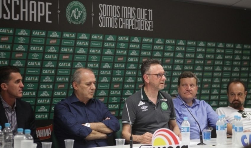 Futbolçularını təyyarə qəzasında itirmiş kluba yeni baş məşqçi təyin olundu