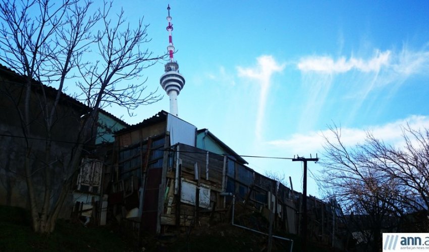 Zirvəyə qalxan yolun daş-kəsəyi - FOTOLAR Zirvəyə qalxan yolun daş-kəsəyi - FOTOLAR