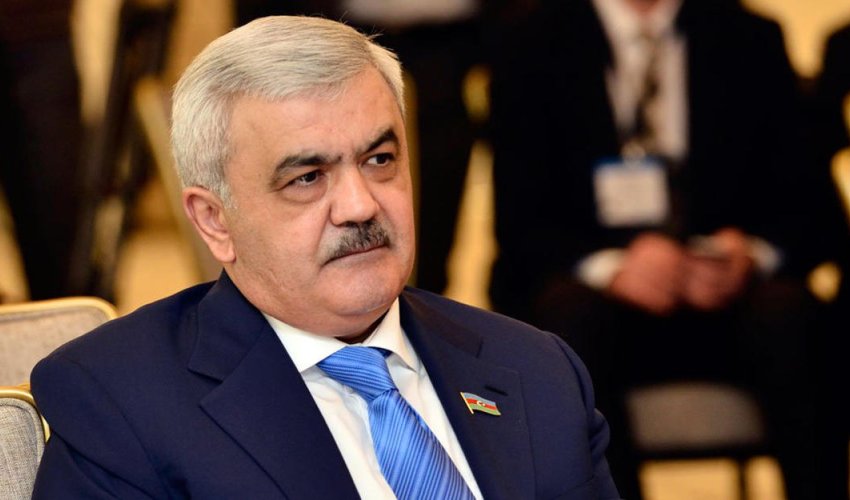 Rövnəq Abdullayev: 