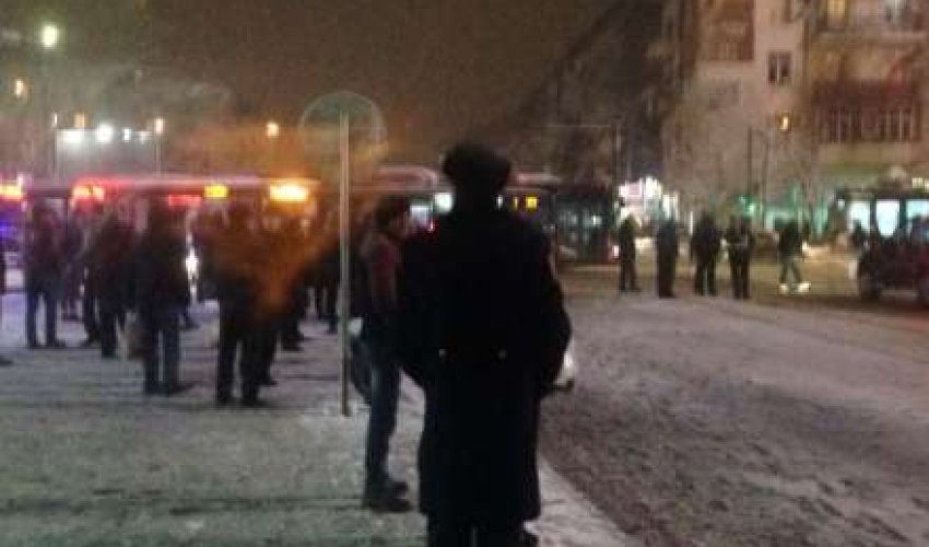 Bakıda maşınlar tuneldə qaldı - VİDEO