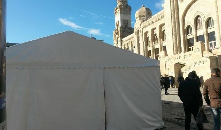 Bakıdakı bayram yarmarkası çadırları sökülür - SƏBƏB? Bakıdakı bayram yarmarkası çadırları sökülür - SƏBƏB?