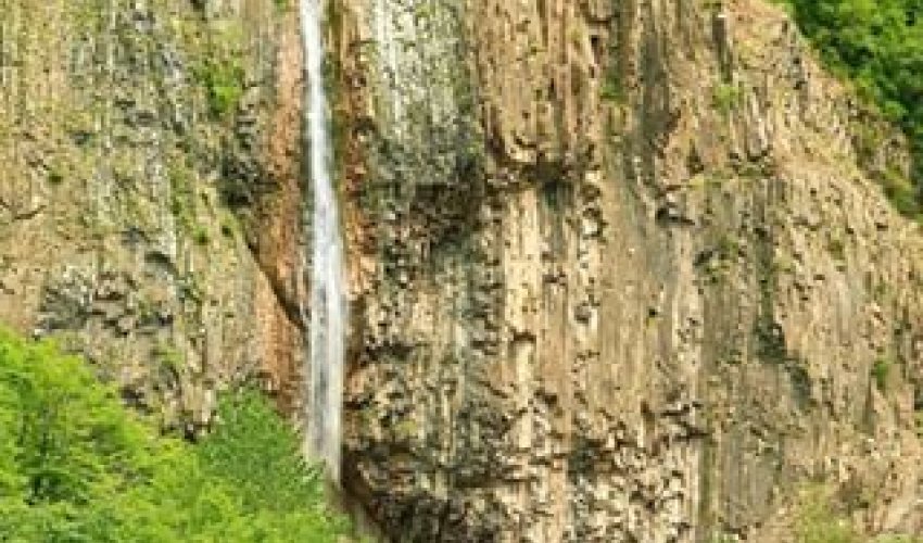 İlisunun üzük qaşı, min illərdən gələn sirli ad - Ram Ramay şəlaləsi İlisunun üzük qaşı, min illərdən gələn sirli ad - Ram Ramay şəlaləsi