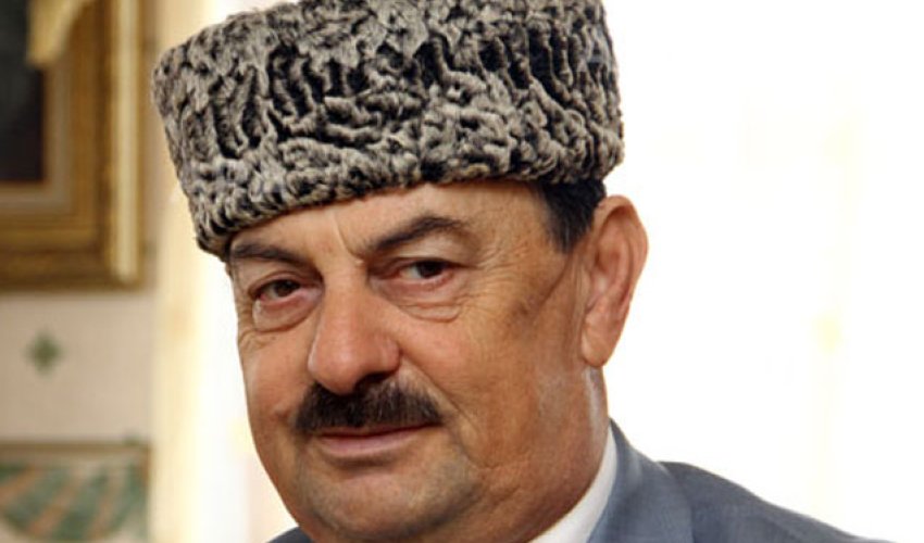 Ağaxan Abdullayev vəfat edib