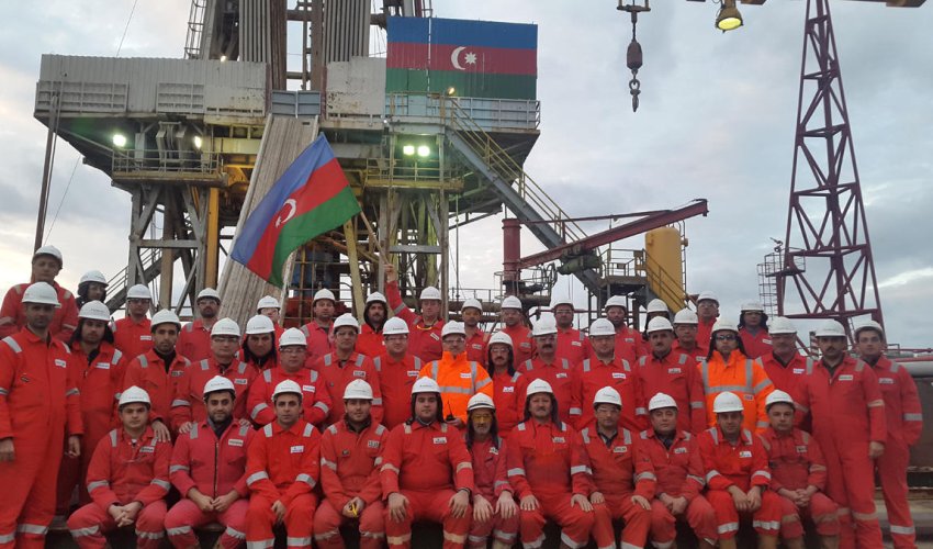 SOCAR commissions highly productive well in Caspian Sea - PHOTO