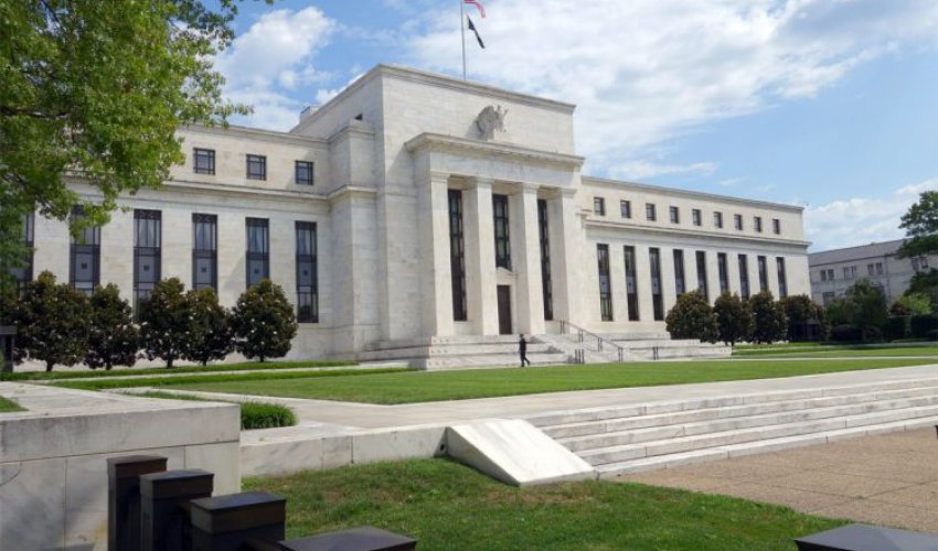 FED: Möhkəmlənən dollar ABŞ iqtisadiyyatına təhlükədir