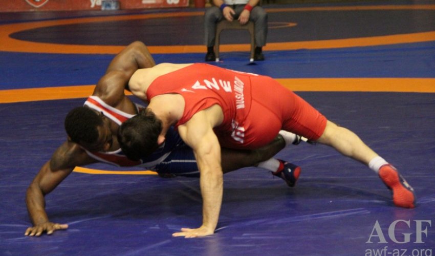 Azərbaycan çempionatının ilk günündə sərbəst güləşçilər yarışır