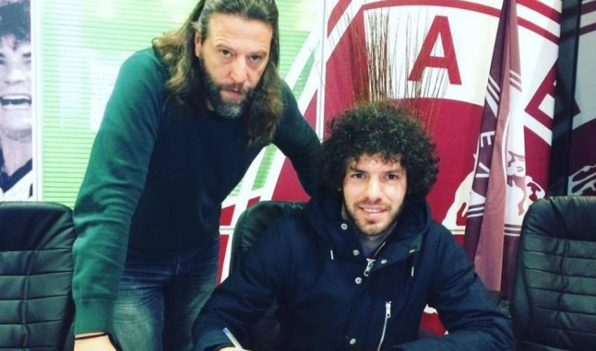 Azərbaycanlı futbolçu Yunanıstan klubu ilə müqavilə imzaladı