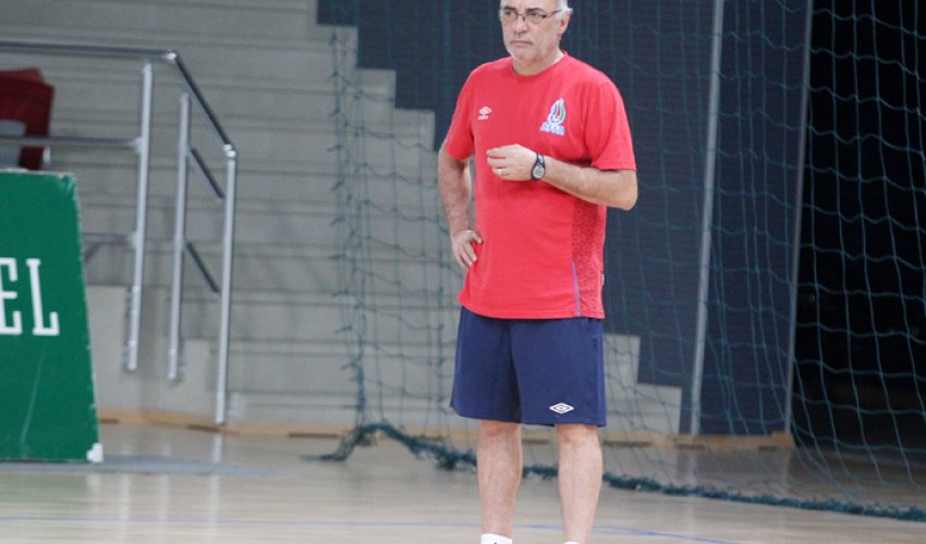 Azərbaycan millisinin baş məşqçisi istefa verdi