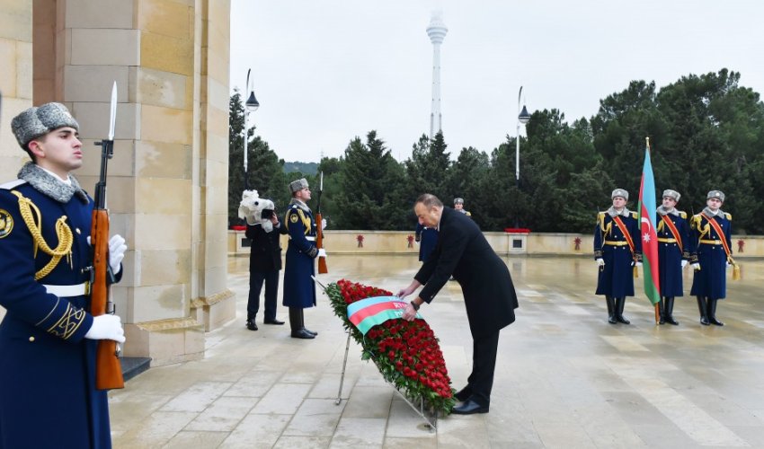 İlham Əliyev Şəhidlər xiyabanını ziyarət edib