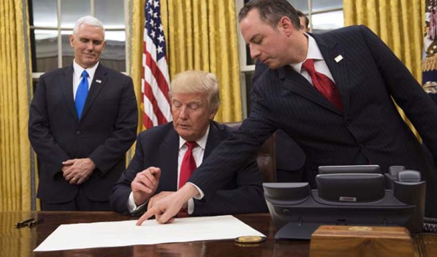 Tramp ilk sərəncamını imzaladı