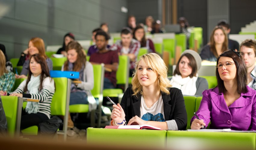 Bağlanan universitetlərin tələbələrinin taleyi necə olacaq? - Ekspertdən ŞƏRH