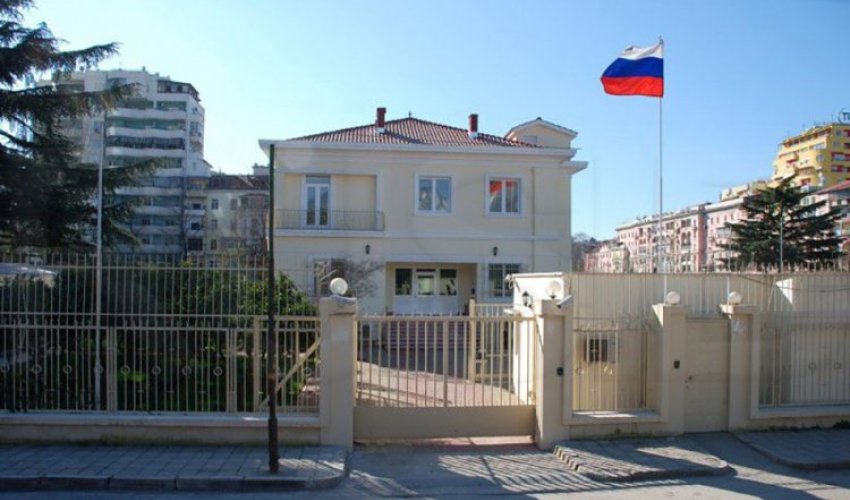 Dəməşqdə Rusiya səfirliyi minaatanlardan atəşə tutulub Dəməşqdə Rusiya səfirliyi minaatanlardan atəşə tutulub