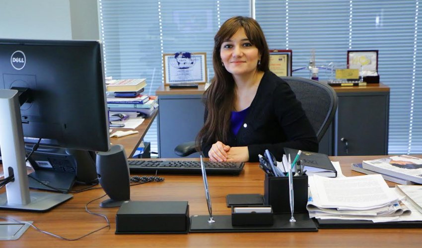 Dövlət Neft fondunun mətbuat katibi İngiltərədə nüfuzlu status alıb