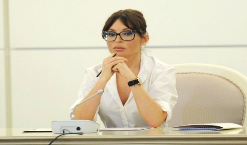 Birinci vitse-prezident hansı səlahiyyətlərə malikdir?