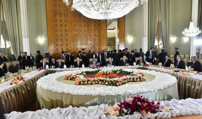 İlham Əliyev  şam yeməyində