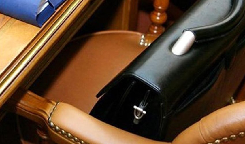 Qırğızıstan Prezidenti Administrasiyasına YENİ RƏHBƏR - 39 yaşı var