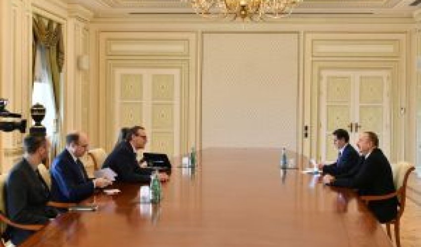 İlham Əliyev Saymon Makdonaldı qəbul edib