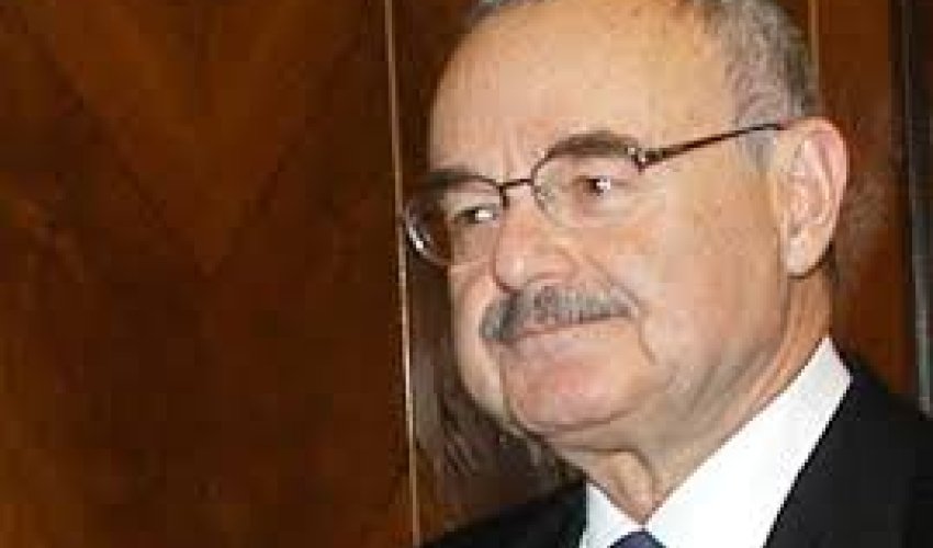 Artur Rasizadənin hesabat çıxışı başladı