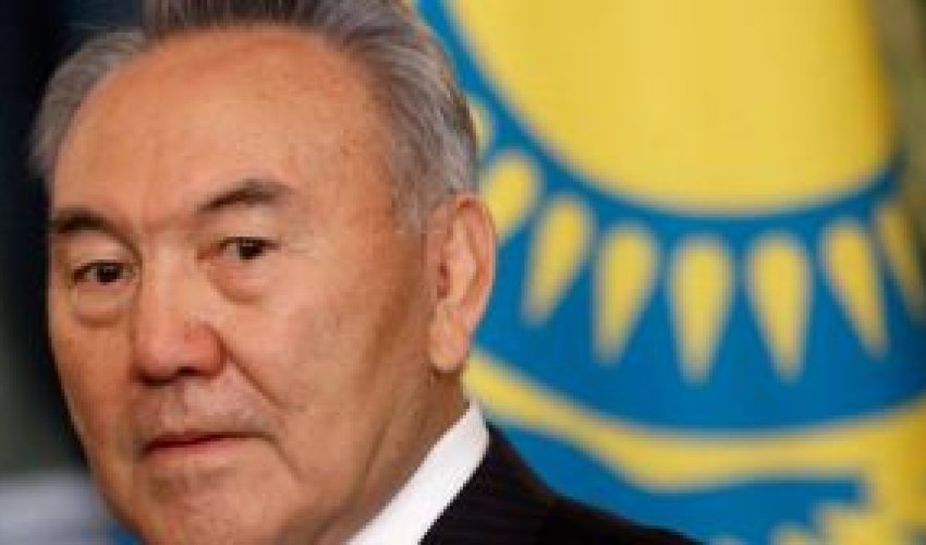 Nursultan Nazarbayev Heydər Əliyevin məzarını və Şəhidlər xiyabanını ziyarət edib
