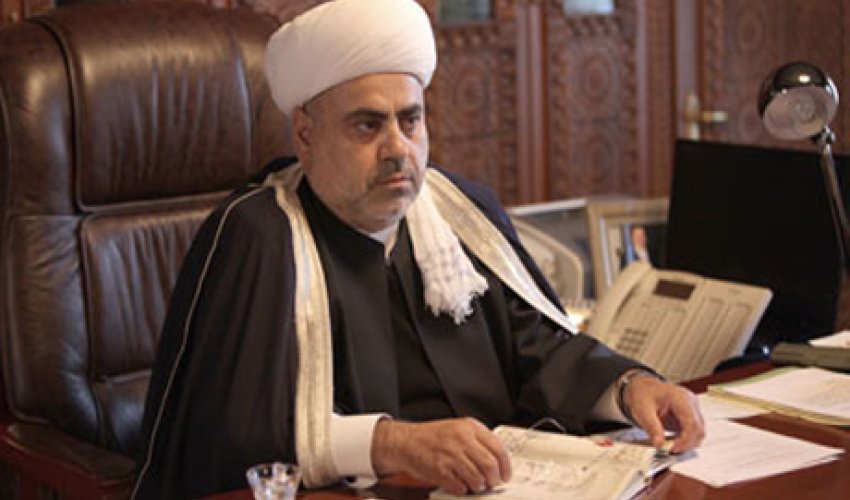 Allahşükür Paşazadə məscidin sökülməsinə münasibət bildirib