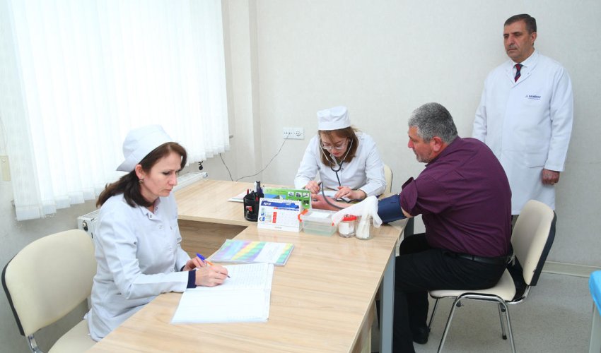 Binəqədidə əhalinin icbari tibbi müayinəsi davam etdirilir - FOTO