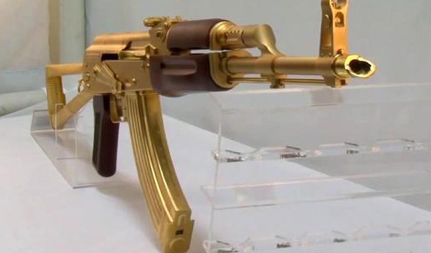 В США продают золотой АК-47