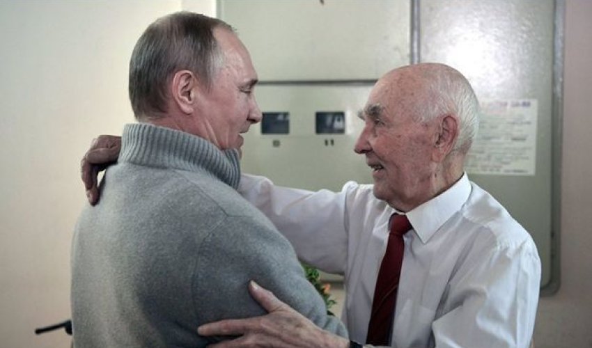 Putin sabiq rəisini təəccübləndirdi – FOTOLAR