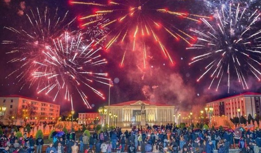 İslamiadanın açılışı ilə bağlı bəzi məqamlar