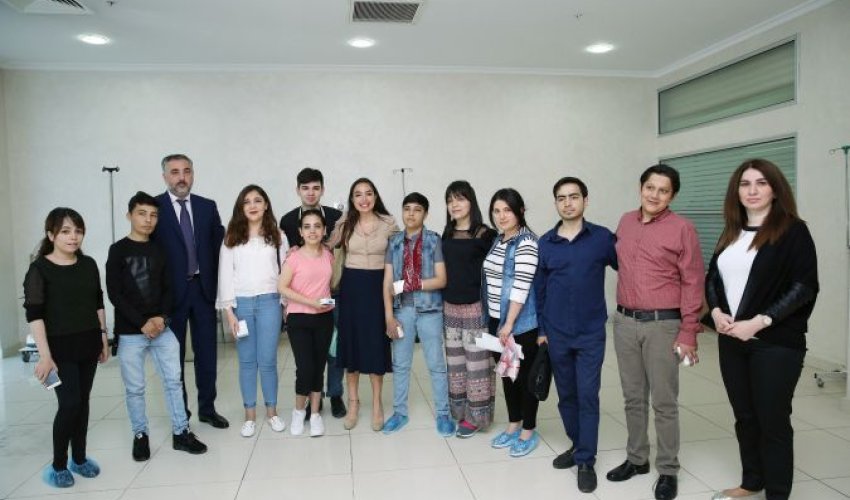 Leyla Əliyeva Talassemiya Mərkəzində olub