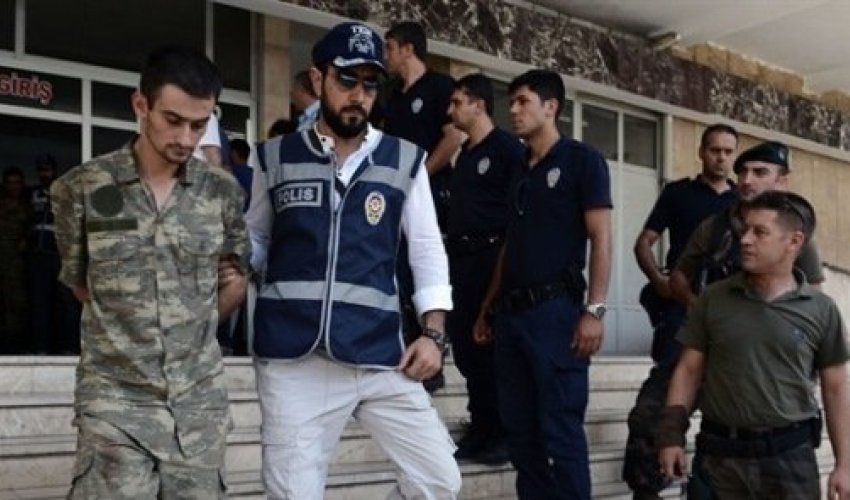 Türkiyədə orduya qarşı əməliyyat: 50 zabit tutuldu Türkiyədə orduya qarşı əməliyyat: 50 zabit tutuldu
