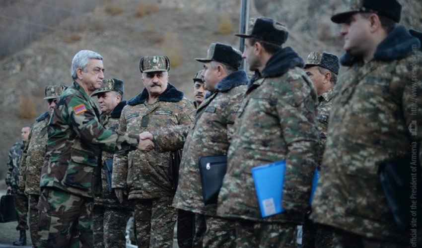 Sarkisyan ordu rəhbərliyini təcili topladı