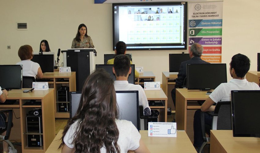 Bilik Fondu bölgə abituriyentləri üçün videokonfrans keçirib - FOTO