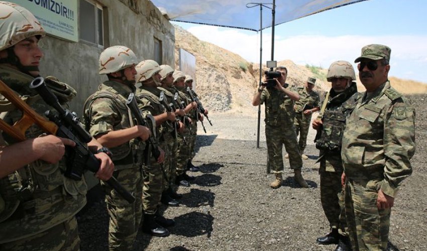Müdafiə Nazirliyinin rəhbərliyi cəbhə bölgəsində olub