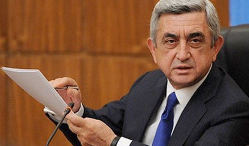 Sarkisyan kreslosunu ona təhvil verəcək