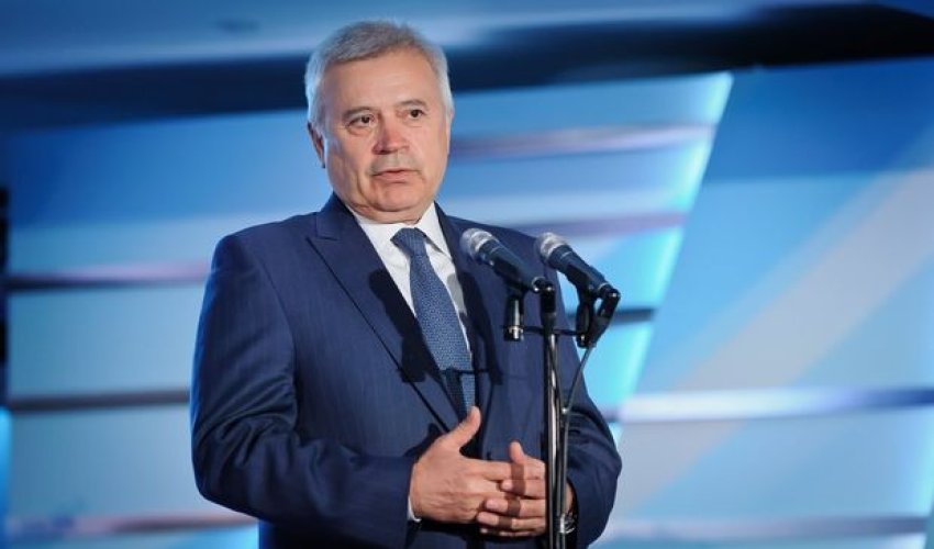 Azərbaycanlı milyarder son illərin ən böyük razılaşmasına imza atdı