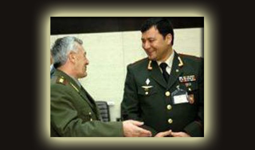 Nəcməddin Sadiqovun bu şəkli aləmi qarışdırdı - FOTO Nəcməddin Sadiqovun bu şəkli aləmi qarışdırdı - FOTO
