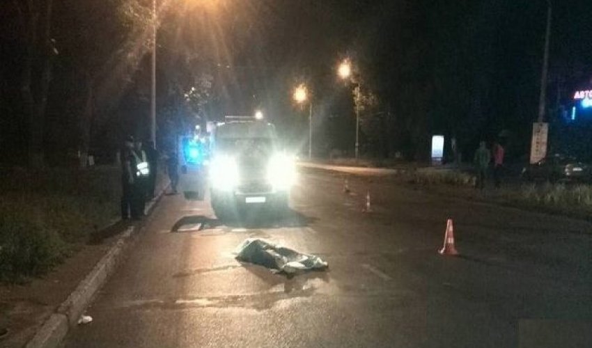 Olimpiya çempionumuz avtomobili ilə bir ailəni vurdu - VİDEO 