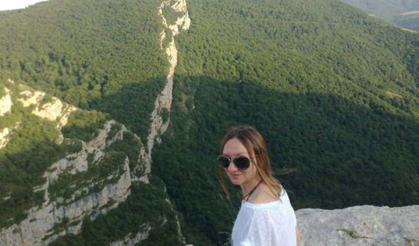 Erməni qızın azəri oğlana Şuşa hədiyyəsi - VİDEO