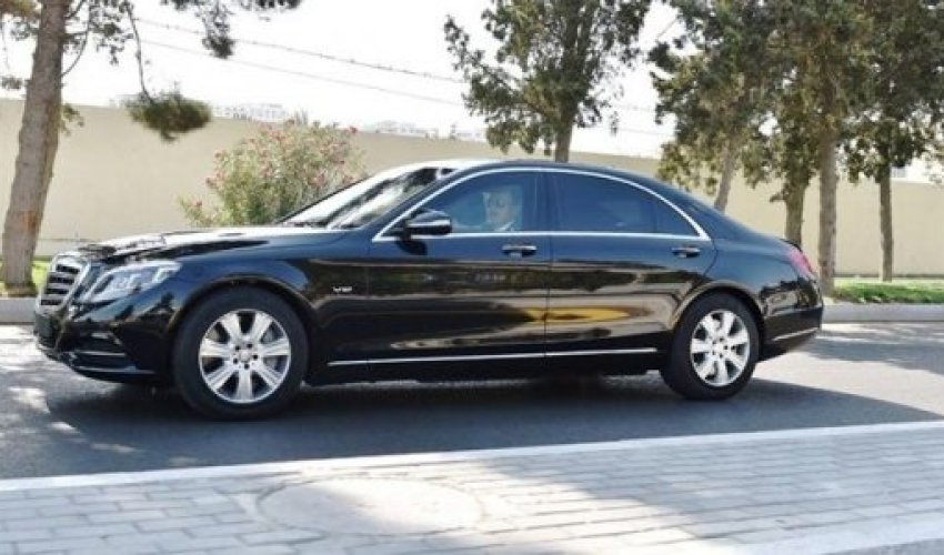 Prezident Sumqayıt yolunda maşın sürdü – VİDEO