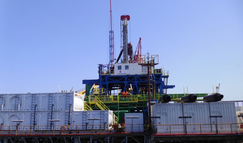 SOCAR бурит новую скважину на месторождении на Каспии