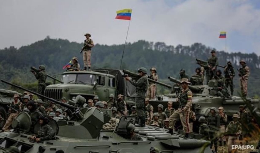 ABŞ Venesuelanı diktaturanı devirməklə hədələdi