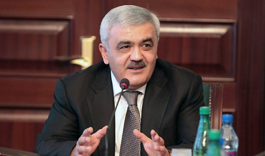 Rövnəq Abdullayevdən 