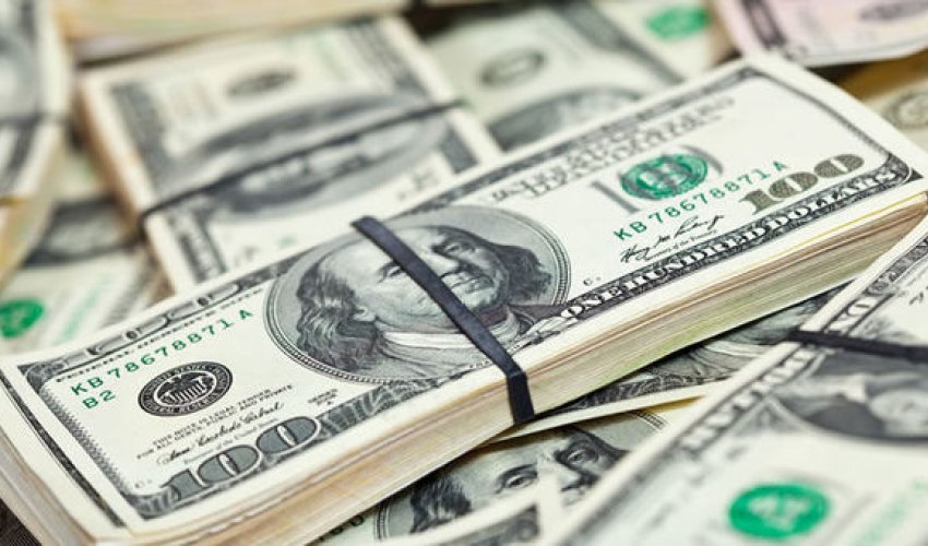 Dolların ucuzlaşmasının üç səbəbi açıqlandı