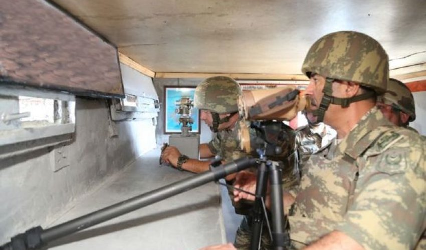 Müdafiə naziri ön cəbhədə – FOTOLAR