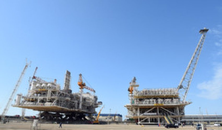 “Şahdəniz 2” platformalarının ikinci üst tikililəri dənizdə quraşdırılıb